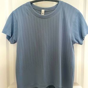 NWOT Lululemon short sleeve